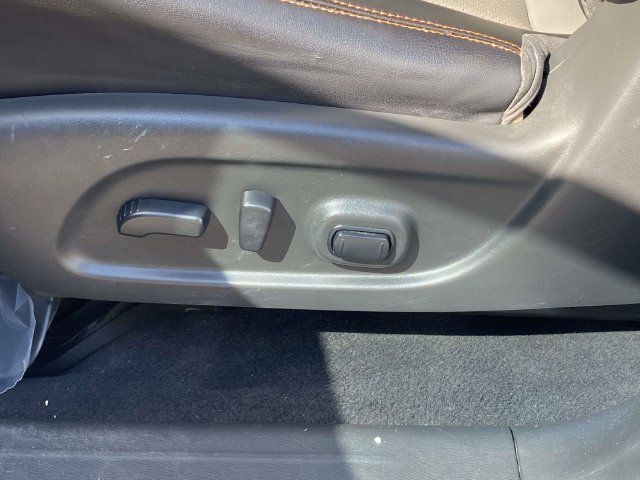 Used 2020 Nissan Pathfinder SL FWD image 14