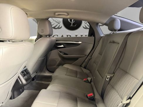 Used 2017 Chevrolet Impala LT w/ Convenience Package image 13