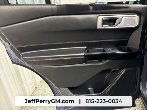 Used 2021 Ford Explorer Platinum w/ Equipment Group 601A AWD/4WD image 26