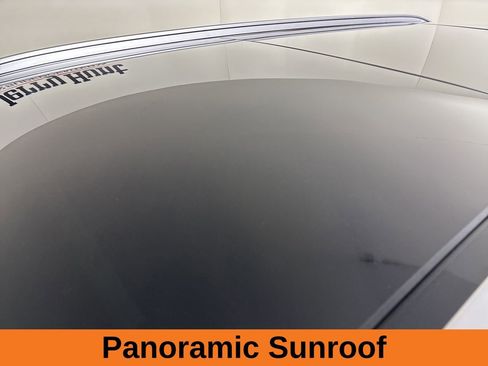 Used 2024 Kia Sorento S w/ Panoramic Sunroof Package image 8