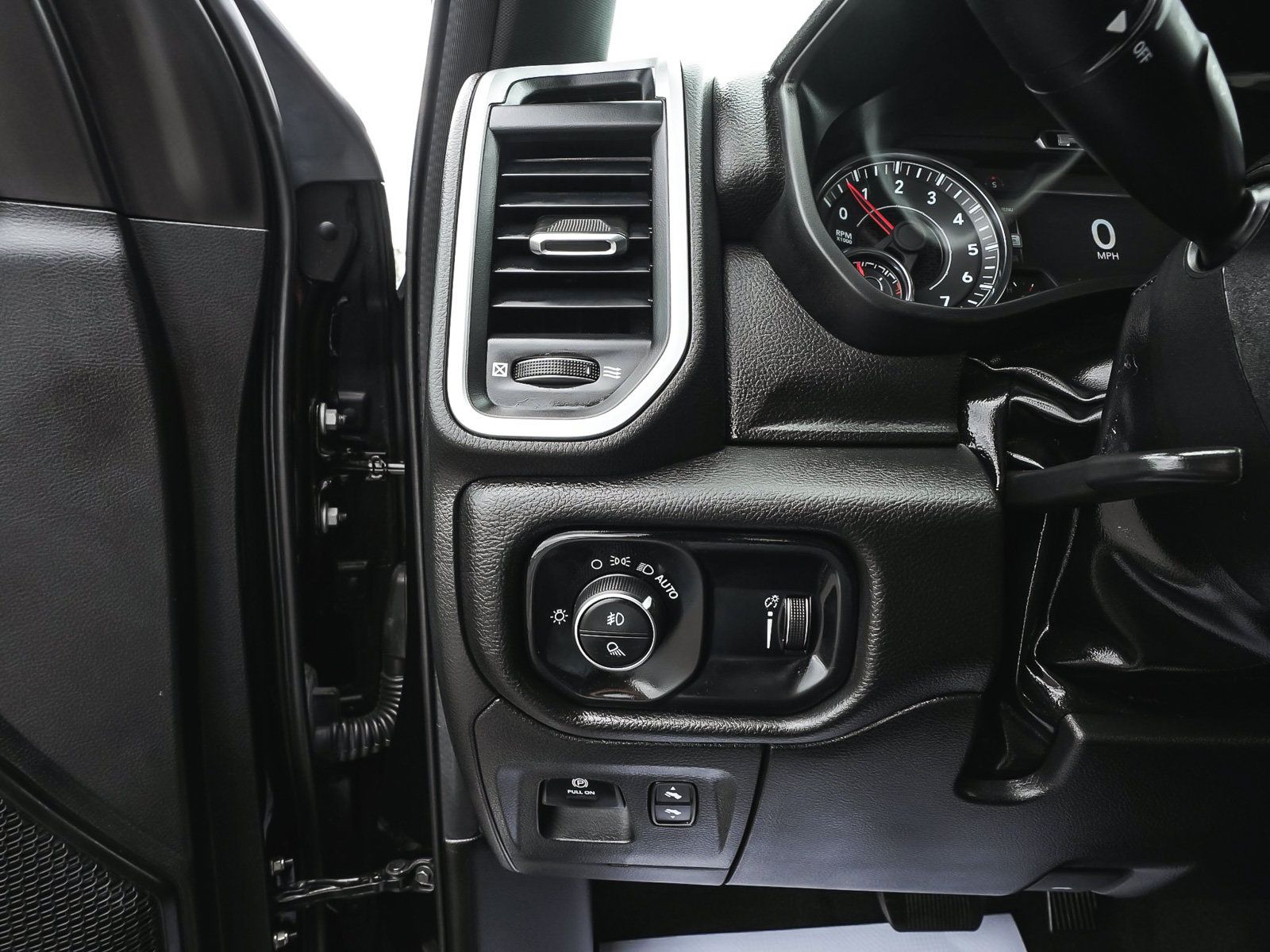 Used 2023 RAM 1500 Big Horn AWD/4WD image 18