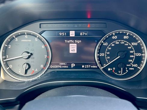 Used 2024 Mitsubishi Outlander SE image 25