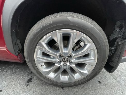 Used 2021 Toyota Highlander Limited image 13