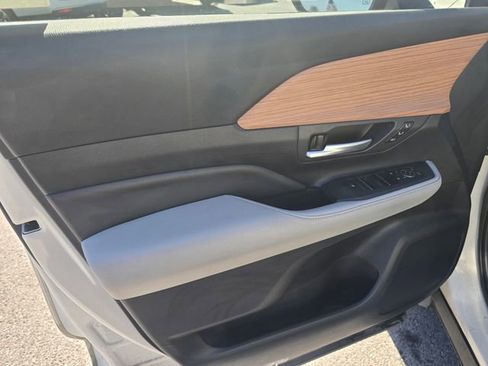 Used 2024 Toyota Grand Highlander XLE image 23
