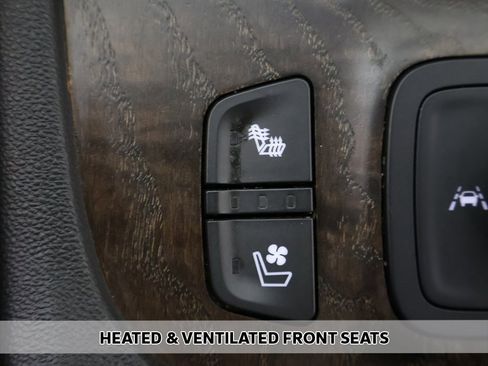 Used 2021 GMC Acadia Denali w/ Denali Technology Package image 8