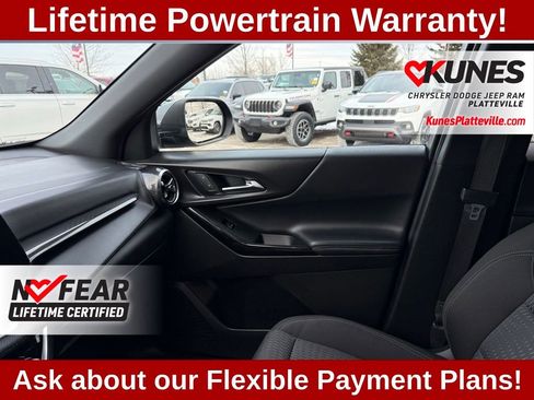 Used 2025 Chevrolet Equinox LT image 29