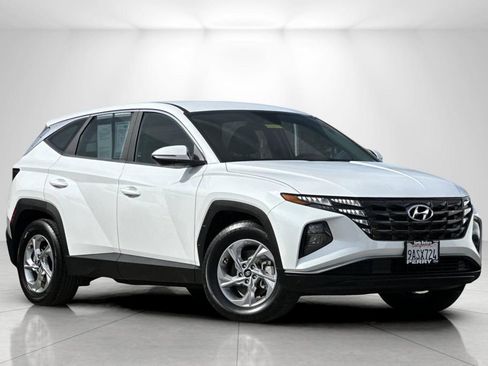 Used 2022 Hyundai Tucson SE image 1