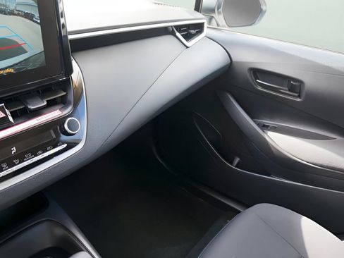 Used 2025 Toyota Corolla LE image 26