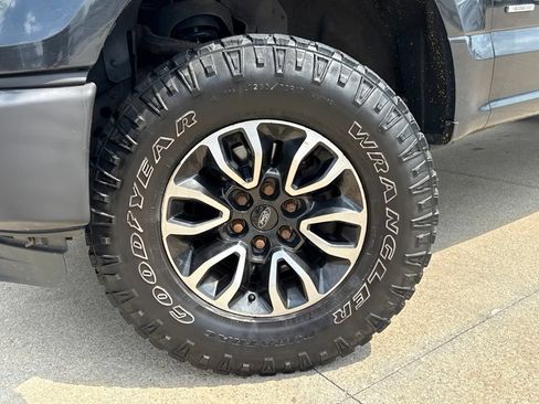 Used 2015 Ford F150 XLT w/ Equipment Group 302A Luxury AWD/4WD image 48