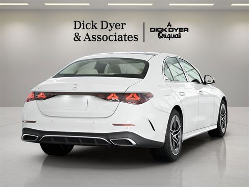 Used 2025 Mercedes-Benz E 350 Sedan image 10