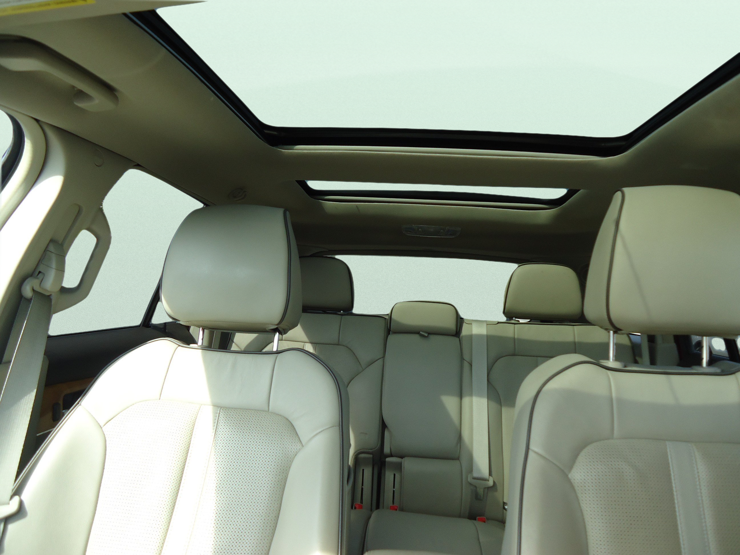 Used 2015 Lincoln MKX AWD w/ Equipment Group 102A image 30