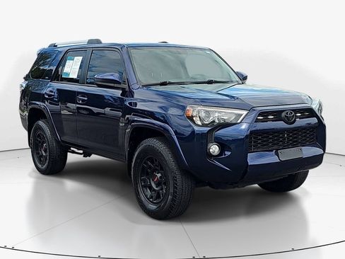 Used 2019 Toyota 4Runner SR5 AWD/4WD image 3