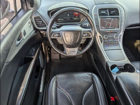 Used 2020 Lincoln Nautilus Reserve w/ Equipment Group 202A image 11