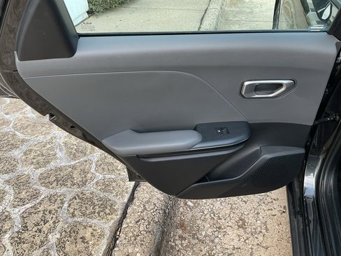 Used 2025 Kia K4 LXS image 18