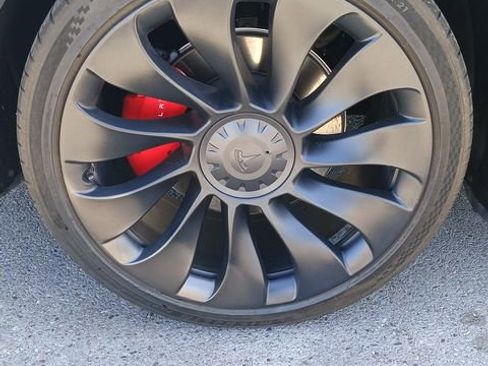 Used 2022 Tesla Model Y Performance AWD/4WD image 15