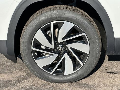 New 2026 Volkswagen Atlas SEL image 6