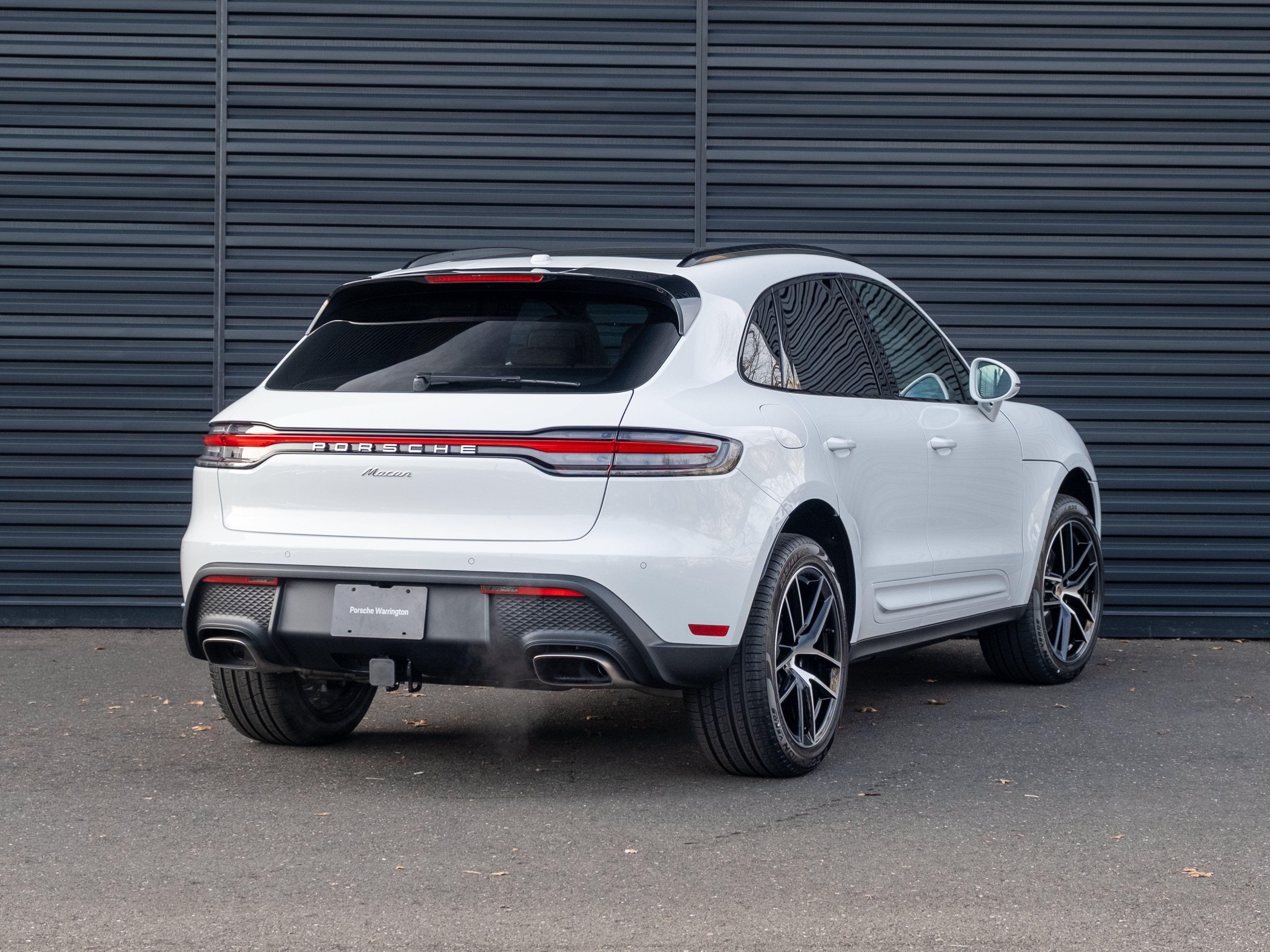 Certified 2026 Porsche Macan AWD/4WD image 8