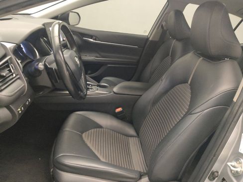 Used 2021 Toyota Camry SE FWD image 17