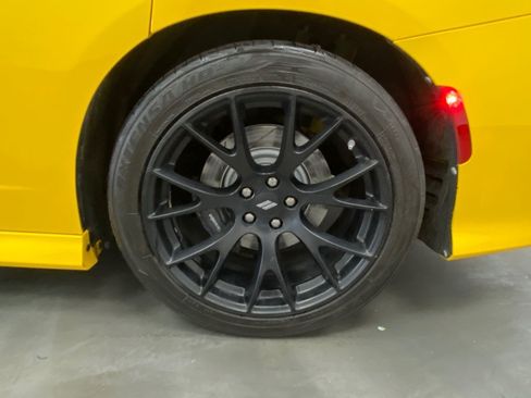 Used 2017 Dodge Charger R/T Scat Pack w/ Dynamics Package RWD image 18