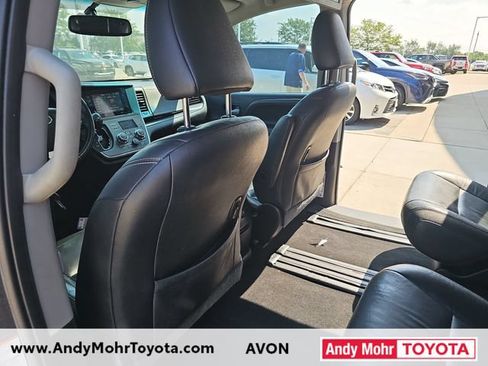 Used 2015 Toyota Sienna SE Premium FWD image 28