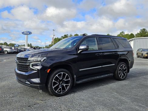 Used 2021 Chevrolet Tahoe RST w/ Luxury Package image 3