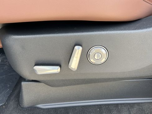 New 2025 Lincoln Navigator Reserve image 23