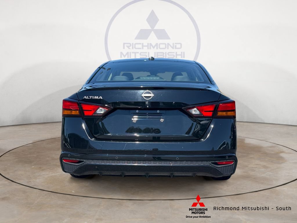 Used 2025 Nissan Altima 2.5 SV FWD image 4