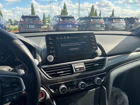 Used 2018 Honda Accord Sport image 3