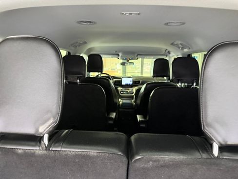 Used 2023 Ford Explorer XLT w/ Equipment Group 202A AWD/4WD image 42