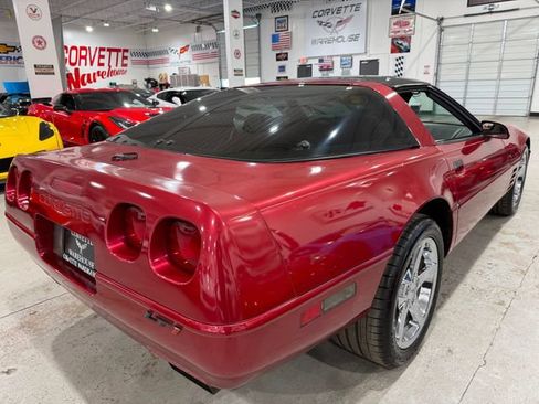 Used 1994 Chevrolet Corvette Coupe RWD image 6