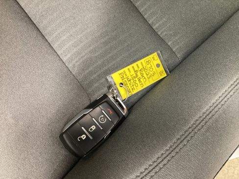 Used 2023 RAM 1500 Big Horn AWD/4WD image 27