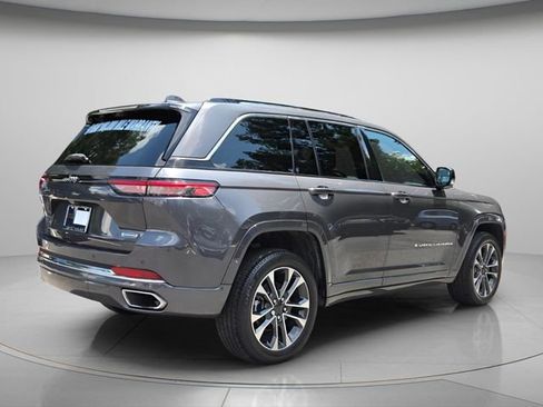 Used 2022 Jeep Grand Cherokee Overland w/ Luxury Tech Group IV RWD image 7