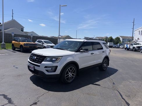 Used 2017 Ford Explorer Sport AWD/4WD image 4
