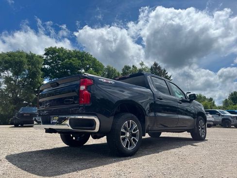 Used 2023 Chevrolet Silverado 1500 LT AWD/4WD image 7