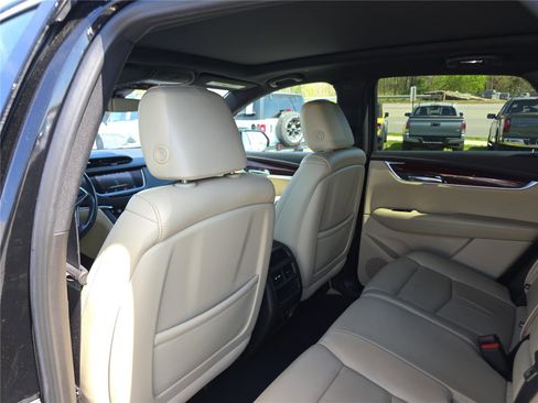 Used 2019 Cadillac XT5 Luxury image 17