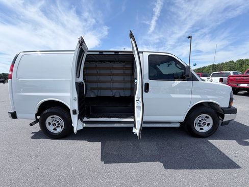 Used 2021 GMC Savana 2500 w/ Driver Convenience Package RWD image 5