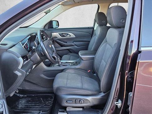 Used 2021 Chevrolet Traverse LT image 15