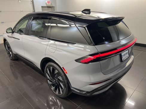 New 2026 Lincoln Nautilus Reserve image 4