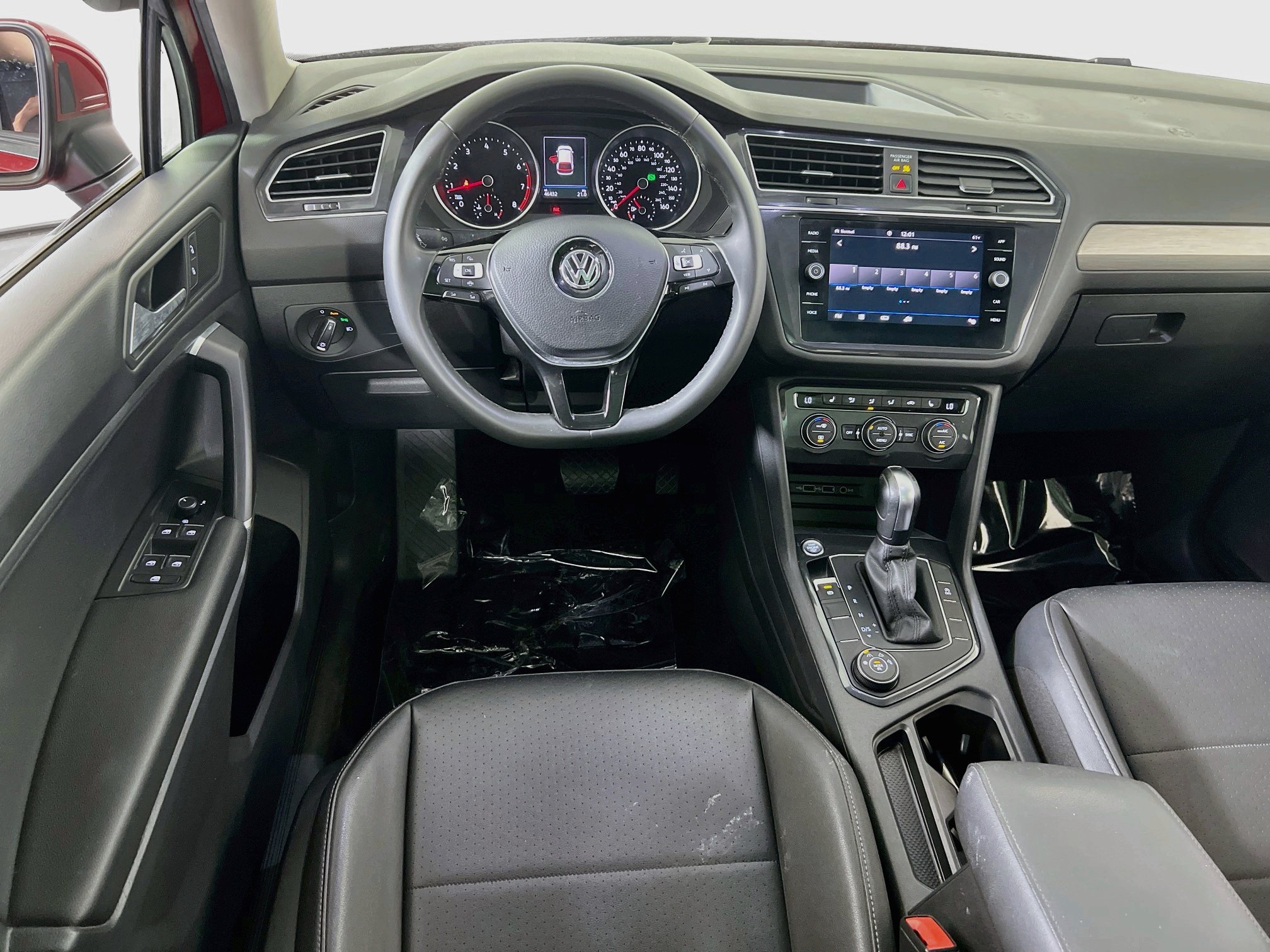 Used 2020 Volkswagen Tiguan SE w/ Panoramic Sunroof Package AWD/4WD image 22
