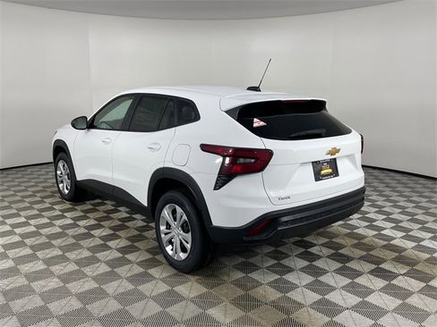 New 2026 Chevrolet Trax LS image 19