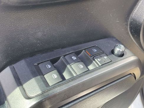 Used 2017 Toyota Tacoma SR5 w/ Tow Package image 15