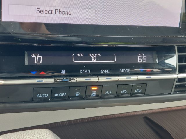 Certified 2023 Toyota Sienna LE FWD image 27