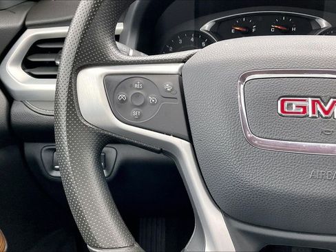 Used 2023 GMC Acadia SLE w/ Driver Convenience Package image 10