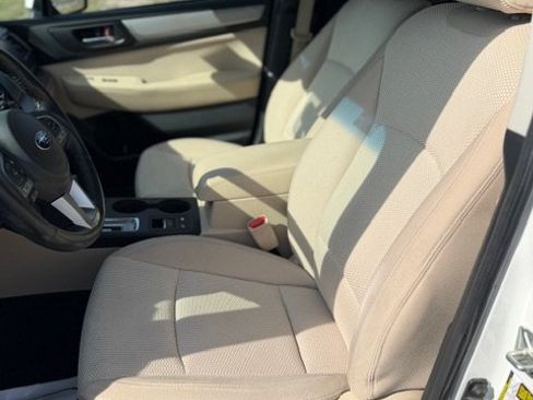 Used 2017 Subaru Outback 2.5i Premium image 13