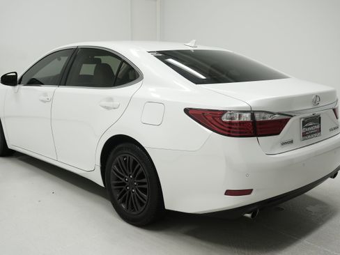 Used 2013 Lexus ES 350 w/ Luxury Pkg FWD image 5