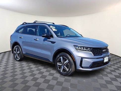 Certified 2022 Kia Sorento S w/ Panoramic Sunroof Package image 1