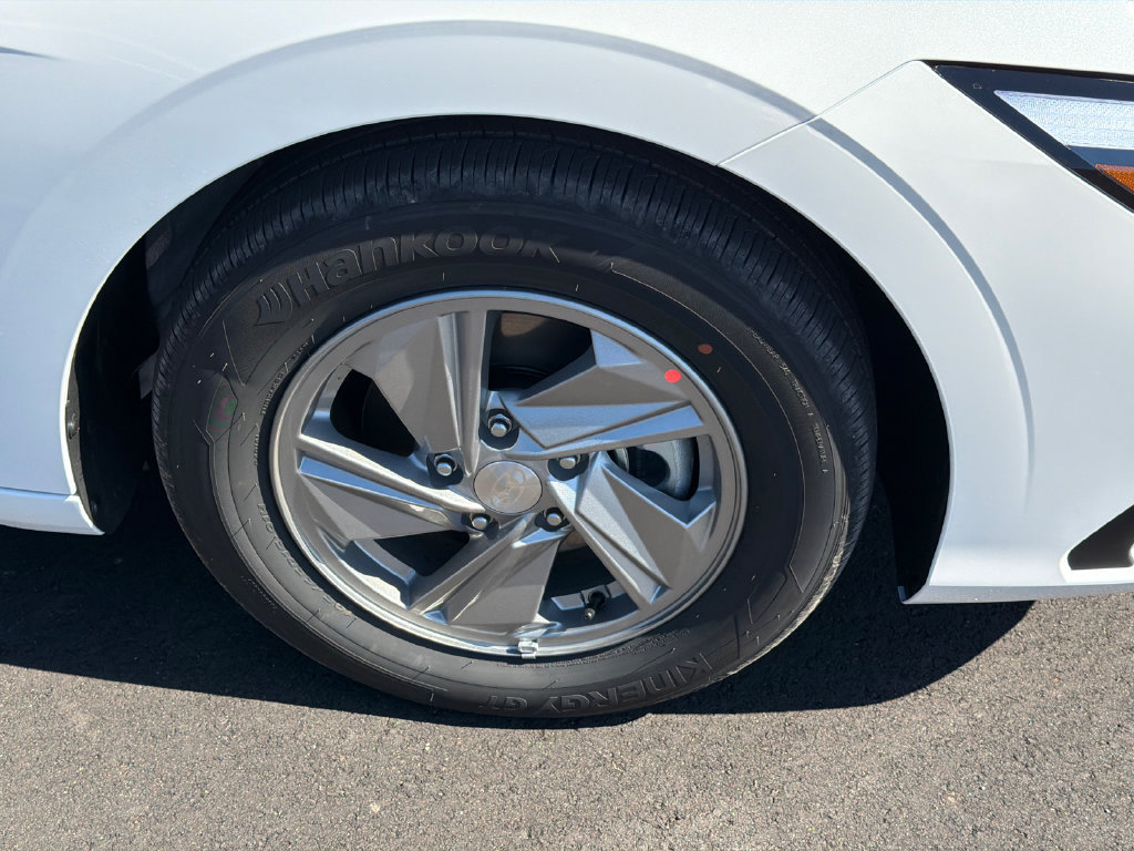 New 2026 Hyundai Elantra SE FWD image 13