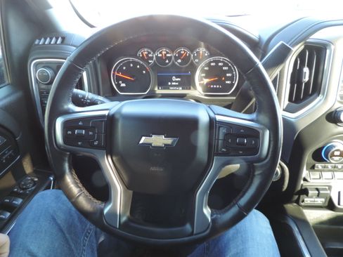 Used 2022 Chevrolet Silverado 2500 LTZ w/ LTZ Plus Package image 8