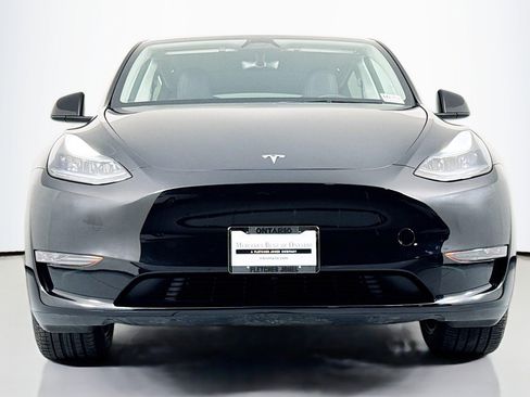 Used 2025 Tesla Model Y Long Range image 2