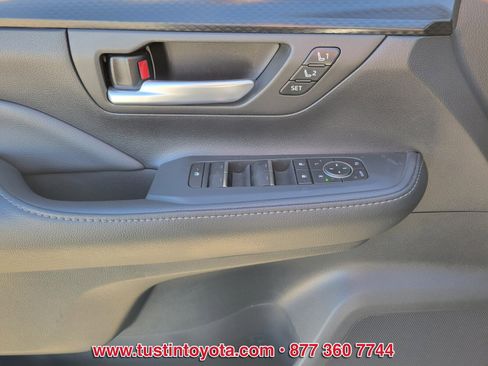 Used 2024 Toyota Grand Highlander image 19